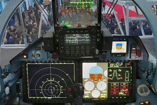 Rusko si znovu připomíná, že je neschopné. Chtělo nahradit americké displeje ve stíhačkách, po 6,5 letech nemá nic